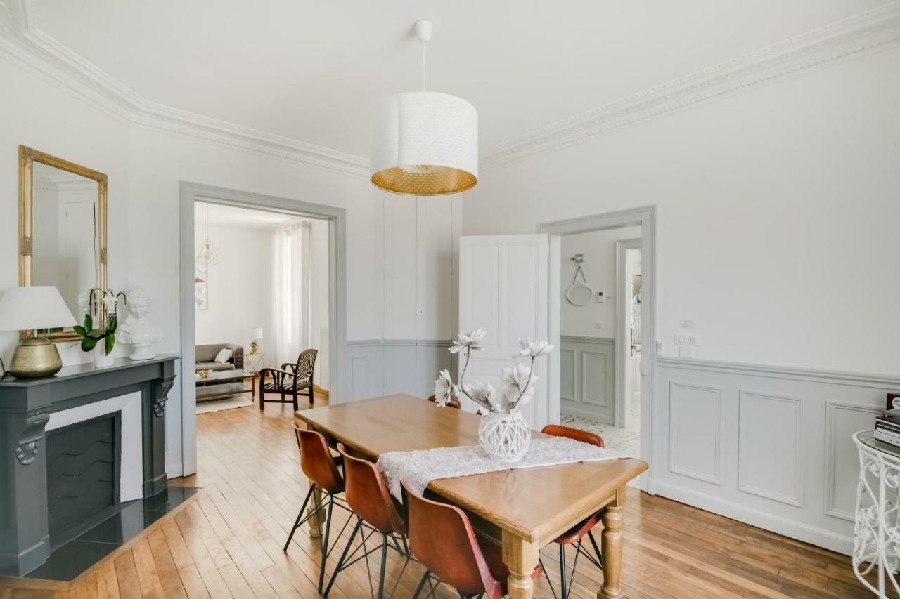 Maison Qui S'Y Frotte S'Y Pique Robert-Espagne Exteriör bild