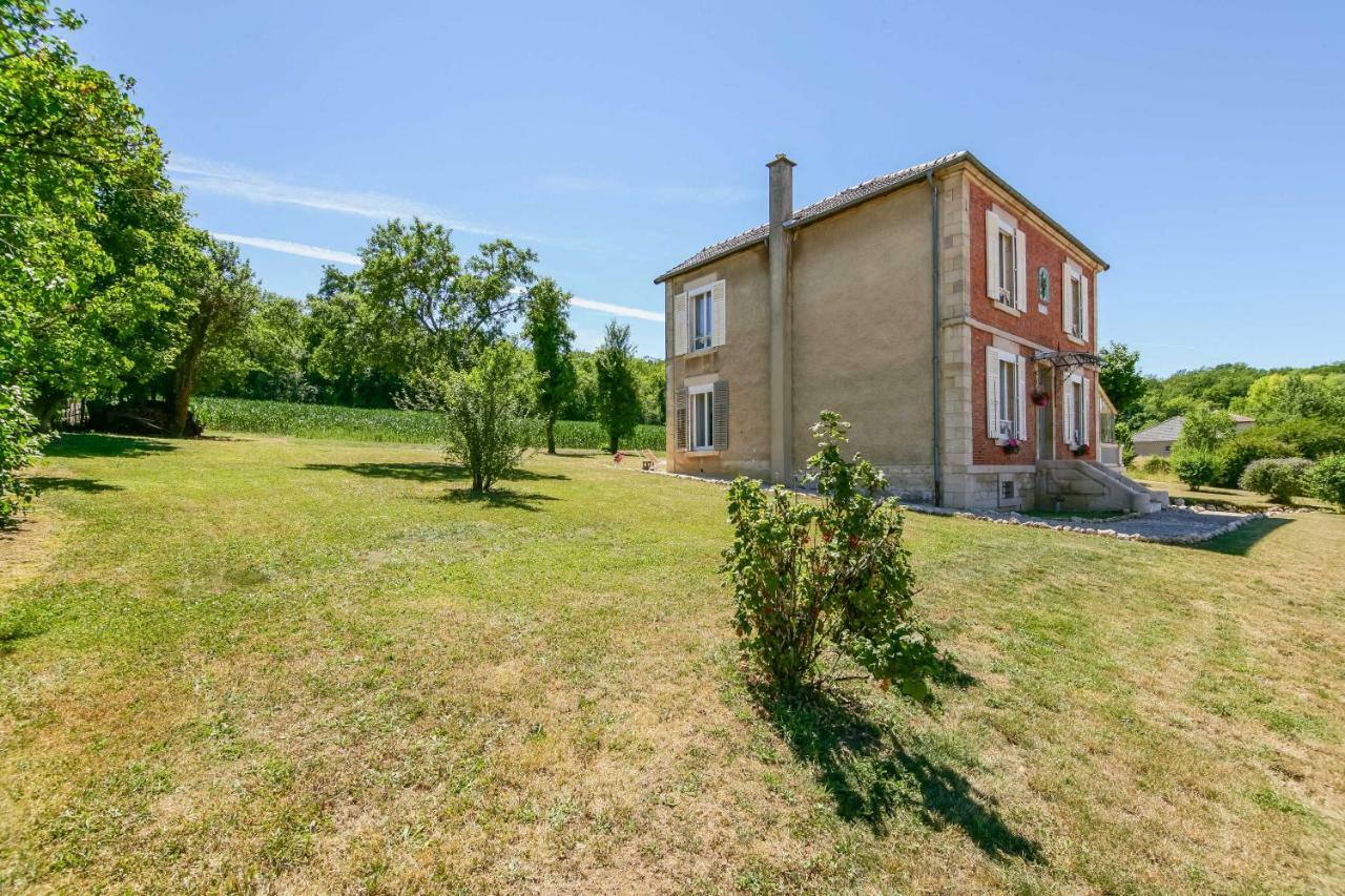 Maison Qui S'Y Frotte S'Y Pique Robert-Espagne Exteriör bild