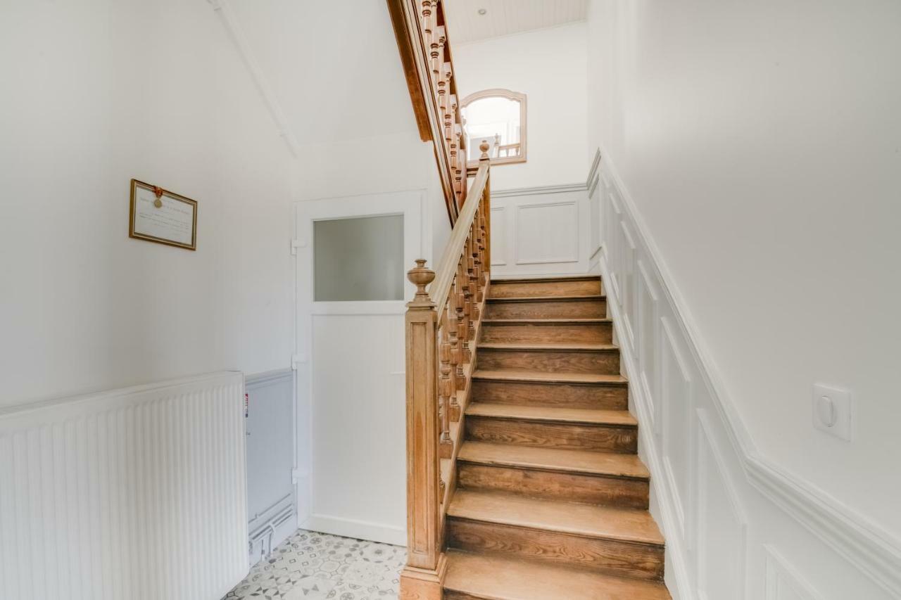 Maison Qui S'Y Frotte S'Y Pique Robert-Espagne Exteriör bild